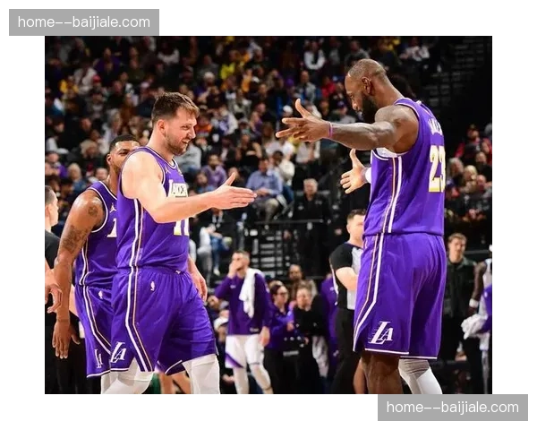 湖人防守纪律性控制犯规最少 球员预判和位置感表现出色